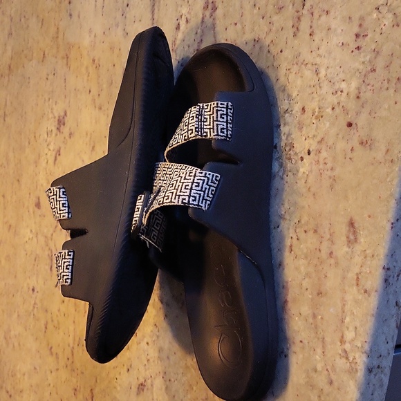 Chaco Chilos Slide - Geometric Black/White Print - 8 - Picture 3 of 7